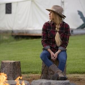 Legendary Whitetails Red Plaid Flannel Shirt Women’s Medium Long Sleeve Cotton